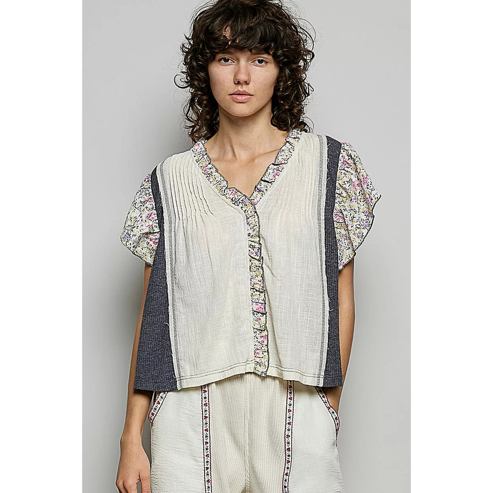 POL V-Neck Floral Ruffle Sleeve Blouse